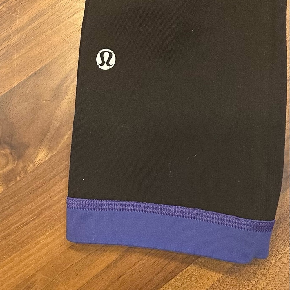 Lululemon wunder under reversible crop (bruised berry/black) - Picture 5 of 7